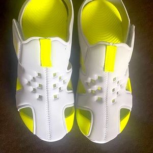 Size 11C/12C BRAND NEW sandals‼️